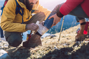 how to apply first aid
